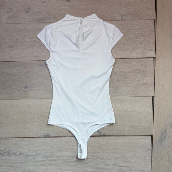 Lulu’s Basics Bodysuit - Picture 4 of 8